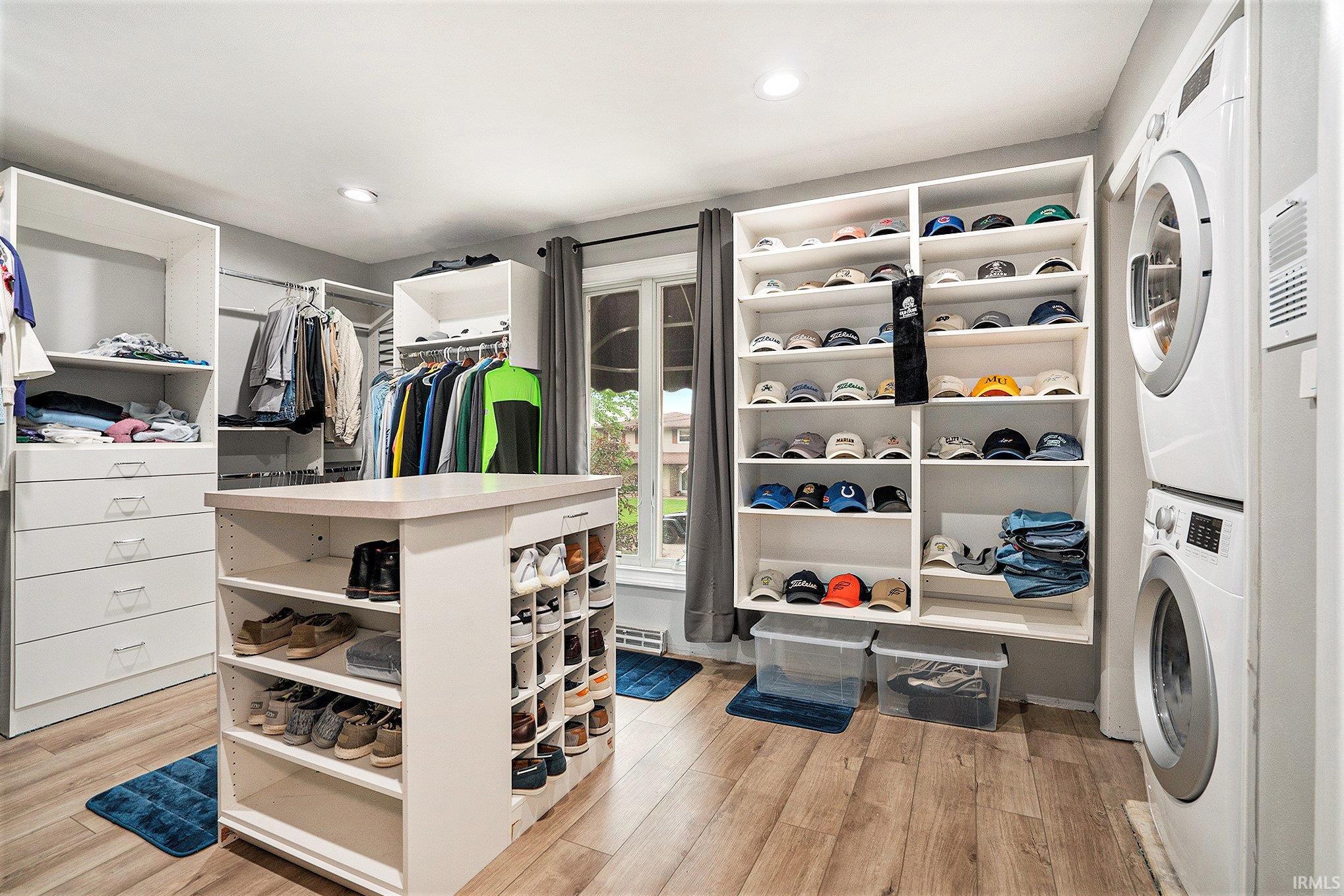 Elkhart, Indiana 46514, United States, 4 Bedrooms Bedrooms, ,3 BathroomsBathrooms,Residential,Active,131308