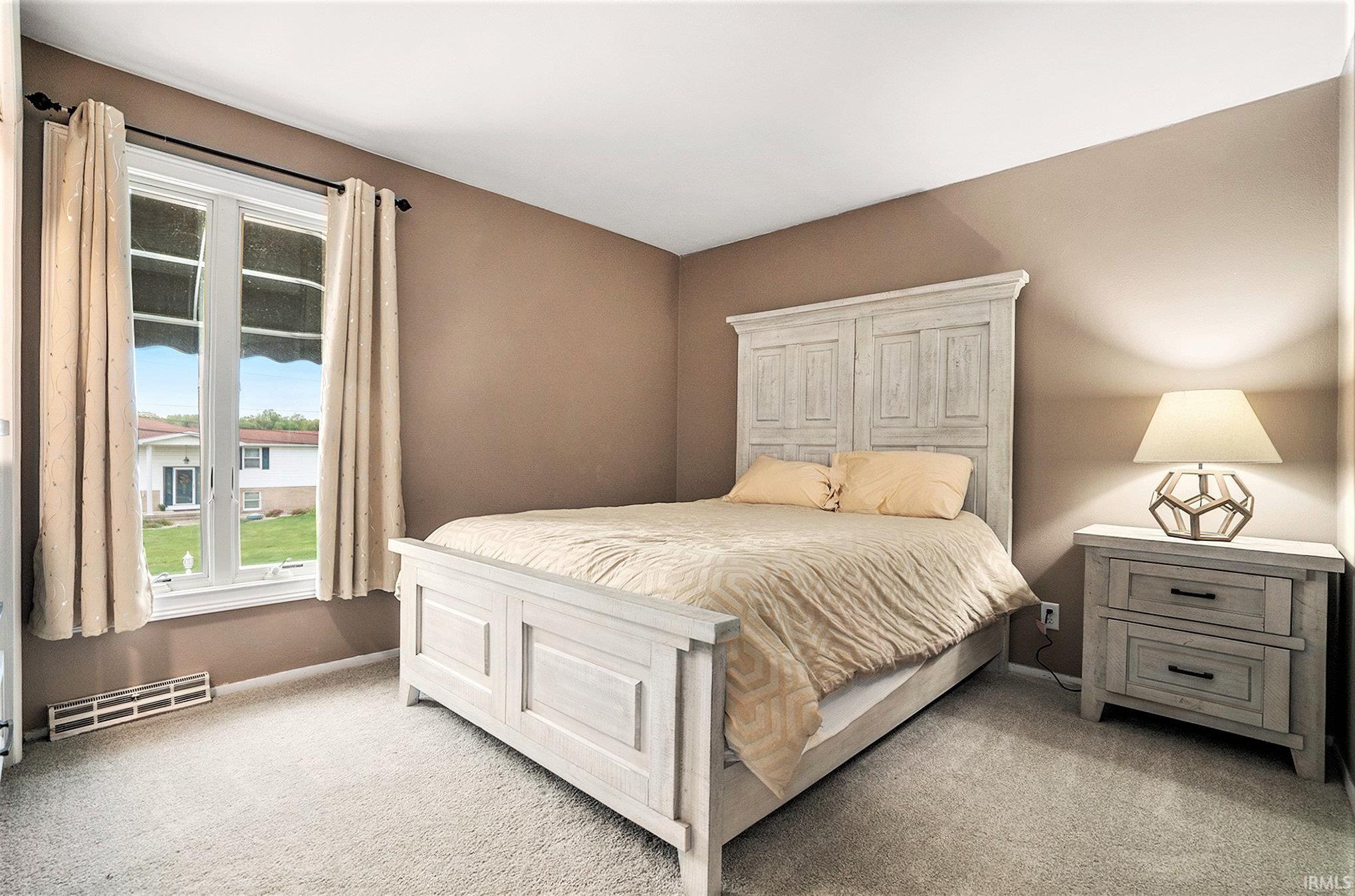 Elkhart, Indiana 46514, United States, 4 Bedrooms Bedrooms, ,3 BathroomsBathrooms,Residential,Active,131308