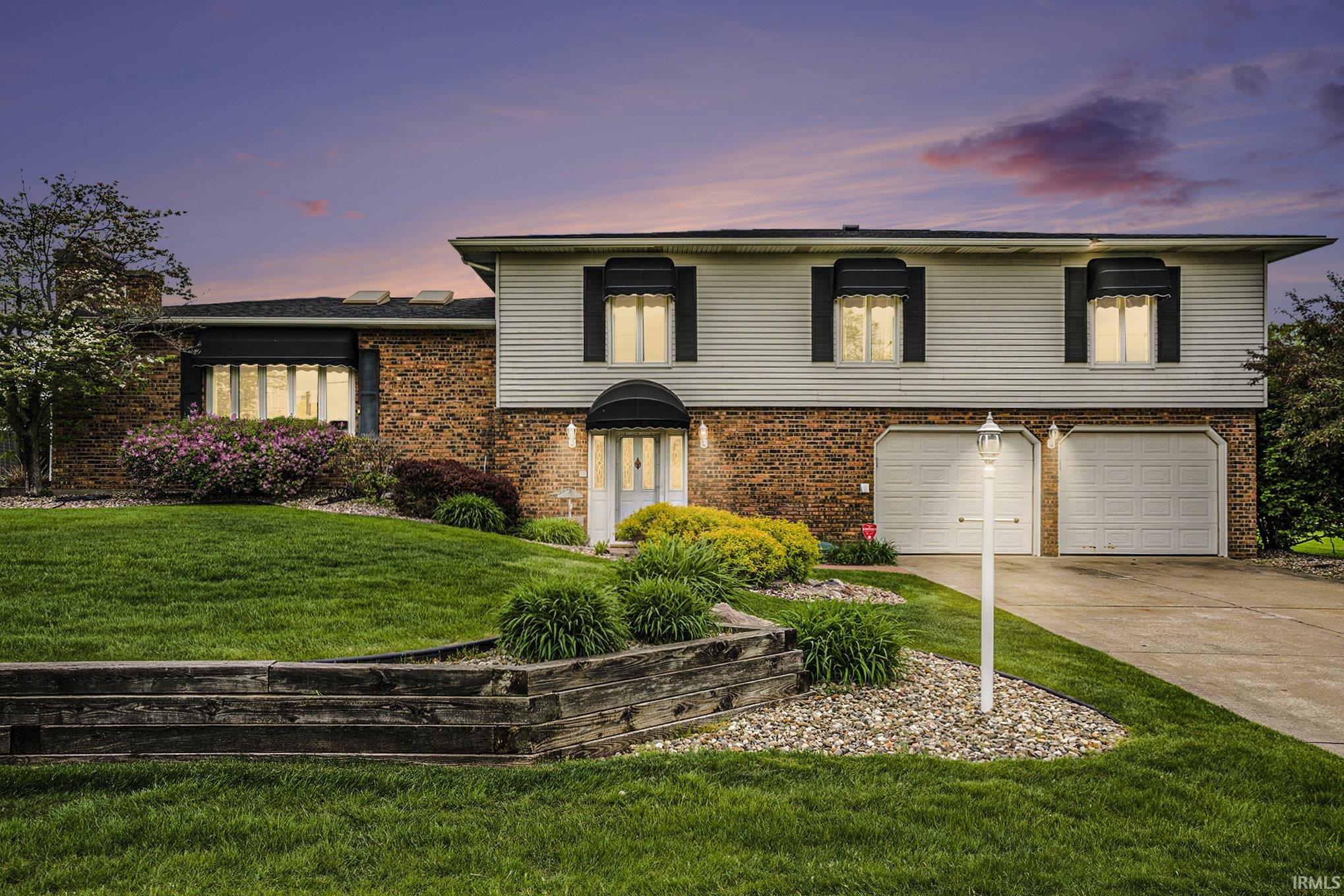 Elkhart, Indiana 46514, United States, 4 Bedrooms Bedrooms, ,3 BathroomsBathrooms,Residential,Active,131308 Elkhart, Indiana 46514, United States, 4 Bedrooms Bedrooms, ,3 BathroomsBathrooms,Residential,Active,131308