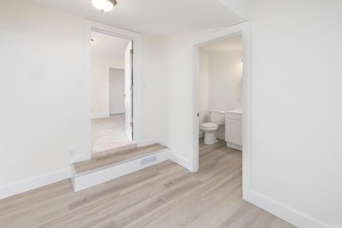 Tiny photo for 915 E Morgan Street, Kokomo, IN 46901 (MLS # 202539006)