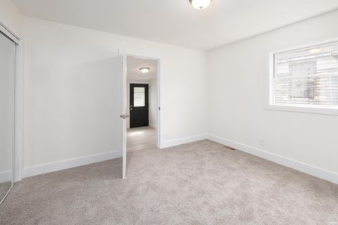 Tiny photo for 915 E Morgan Street, Kokomo, IN 46901 (MLS # 202539006)