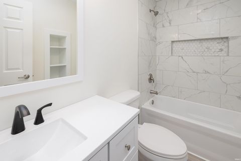 Tiny photo for 915 E Morgan Street, Kokomo, IN 46901 (MLS # 202539006)