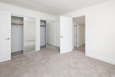 Tiny photo for 915 E Morgan Street, Kokomo, IN 46901 (MLS # 202539006)