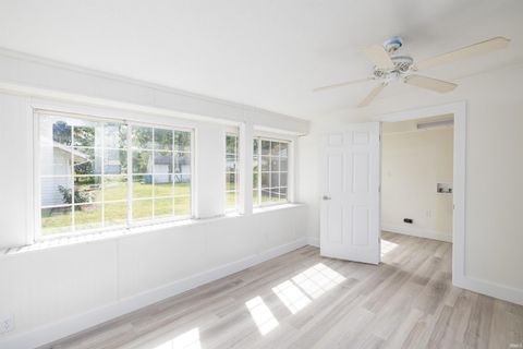 Tiny photo for 915 E Morgan Street, Kokomo, IN 46901 (MLS # 202539006)