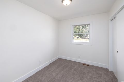 Tiny photo for 915 E Morgan Street, Kokomo, IN 46901 (MLS # 202539006)