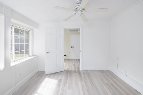 Tiny photo for 915 E Morgan Street, Kokomo, IN 46901 (MLS # 202539006)