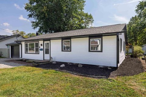 Tiny photo for 915 E Morgan Street, Kokomo, IN 46901 (MLS # 202539006)