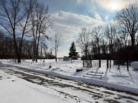 Tiny photo for 111 S County Road 800 W Road, Logansport, IN 46947 (MLS # 202603444)