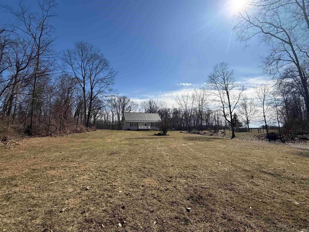 Photo of 111 S County Road 800 W Road, Logansport, IN 46947 (MLS # 202603444)