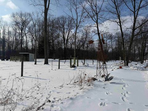 Tiny photo for 111 S County Road 800 W Road, Logansport, IN 46947 (MLS # 202603444)