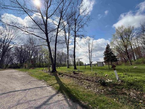 Tiny photo for 111 S County Road 800 W Road, Logansport, IN 46947 (MLS # 202603444)