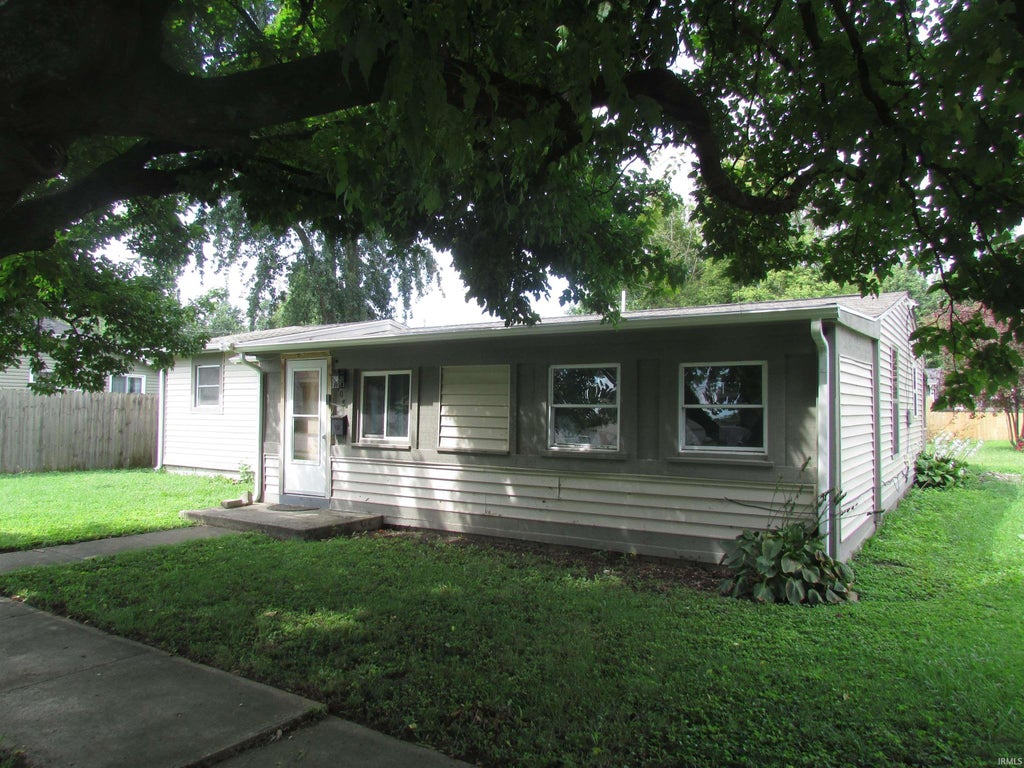 Photo of 708 Evans Street, Lebanon, IN 46052 (MLS # 202634171)