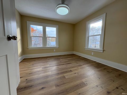 Tiny photo for 1013 E Fairview Avenue, South Bend, IN 46614 (MLS # 202545510)