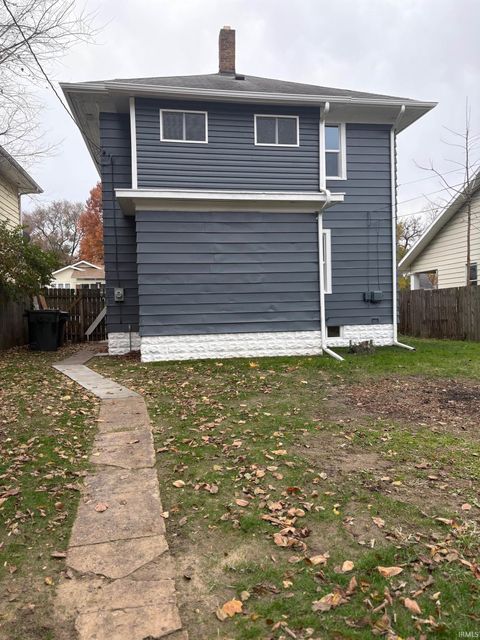 Tiny photo for 1013 E Fairview Avenue, South Bend, IN 46614 (MLS # 202545510)