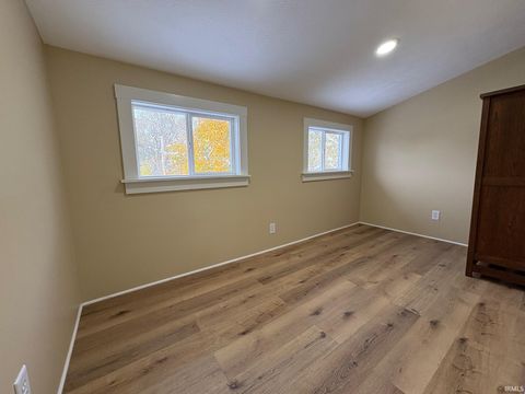 Tiny photo for 1013 E Fairview Avenue, South Bend, IN 46614 (MLS # 202545510)