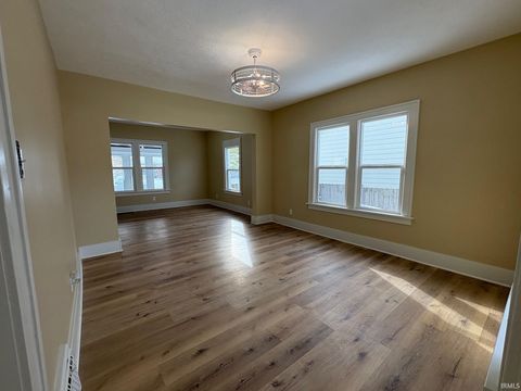 Tiny photo for 1013 E Fairview Avenue, South Bend, IN 46614 (MLS # 202545510)