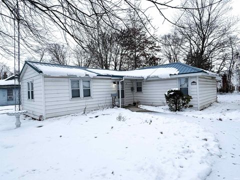 Photo of 129 Clayton Street, Rochester, IN 46975 (MLS # 202548561)