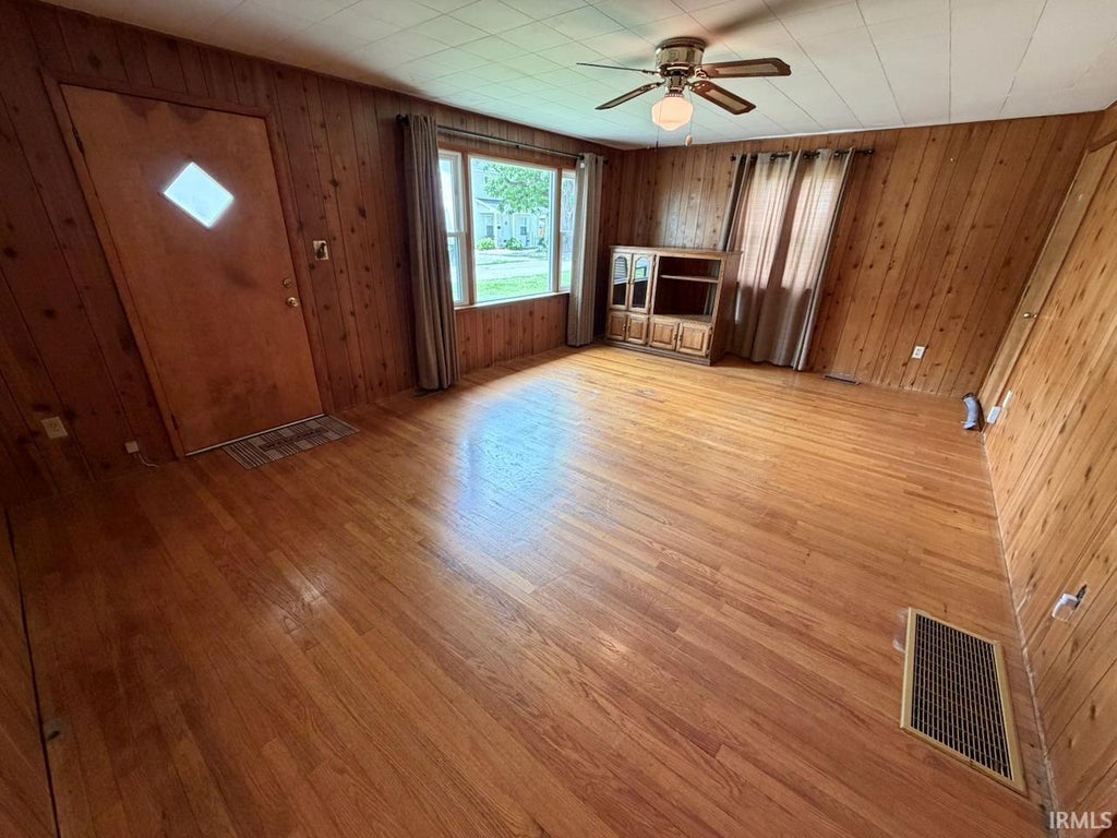 Photo of 506 S Lincoln Street, Fort Branch, IN 47648 (MLS # 202627444)