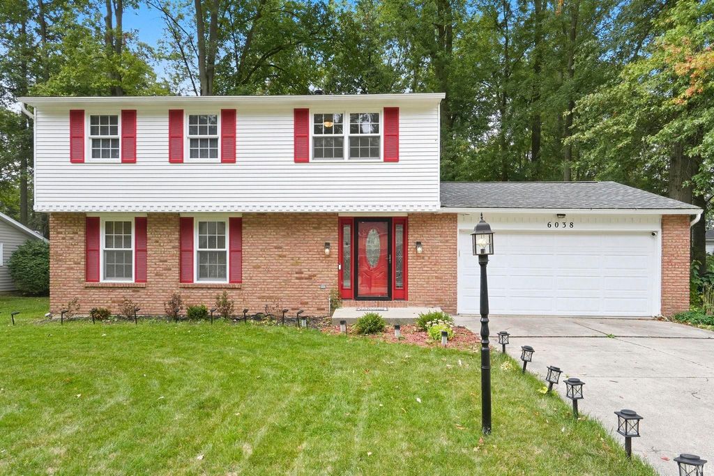 Photo of 6038 Monarch Drive, Fort Wayne, IN 46815 (MLS # 202537397)