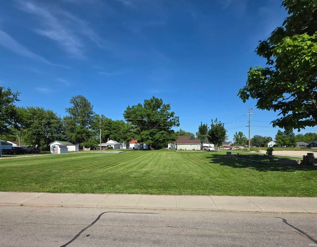 Photo of 555 S Western Avenue, Winchester, IN 47394 (MLS # 202621516)