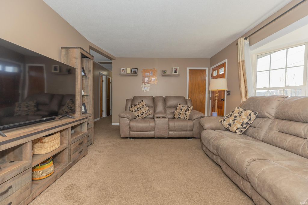 Photo of 2413 W Mill Road, Evansville, IN 47720 (MLS # 202612423)