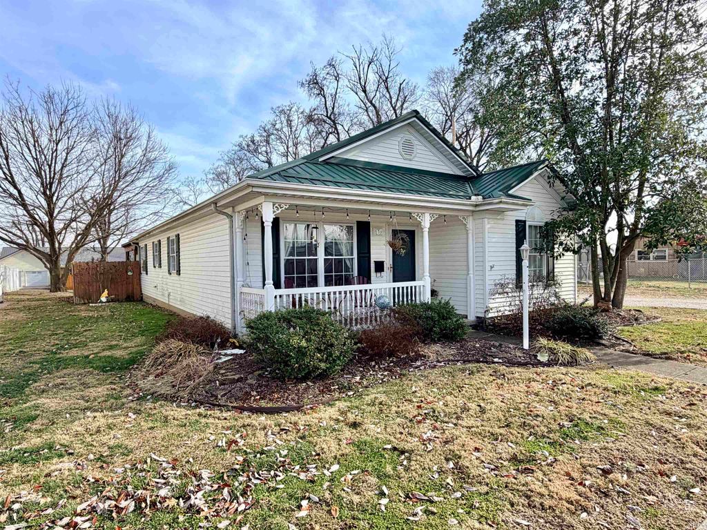 Photo of 139 NE 11th Street, Linton, IN 47441 (MLS # 202600526)