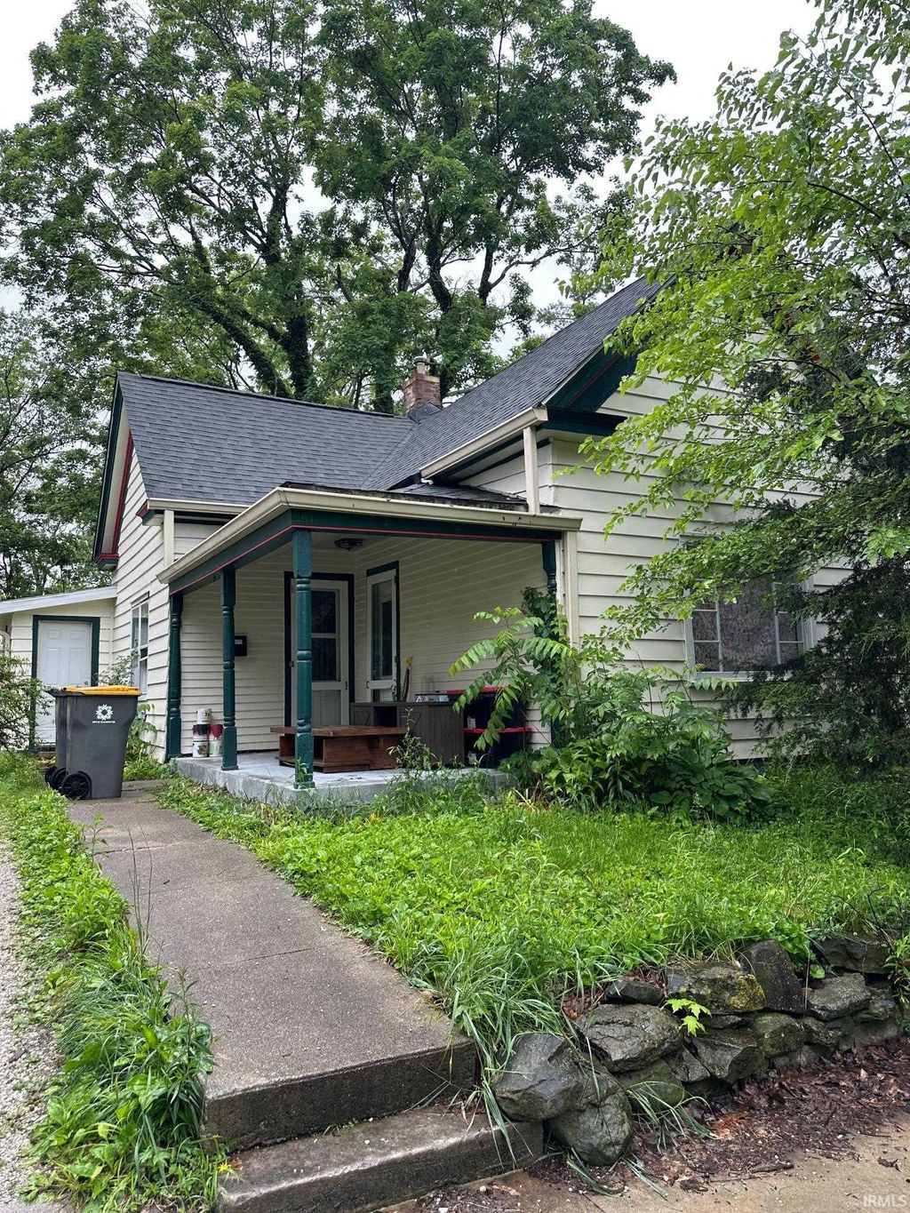 Photo of 811 W 6th Street, Bloomington, IN 47404 (MLS # 202619511)