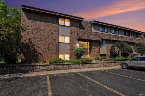 Photo of 1441 Wildflower Way #207, South Bend, IN 46617 (MLS # 202644848)