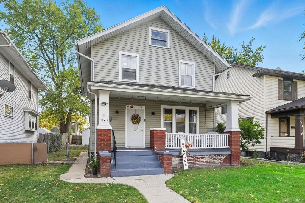 Photo of 326 Lexington Court, Fort Wayne, IN 46806 (MLS # 202542961)