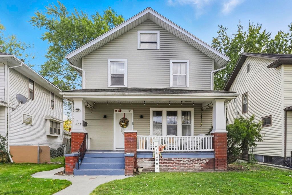 Photo of 326 Lexington Court, Fort Wayne, IN 46806 (MLS # 202542961)