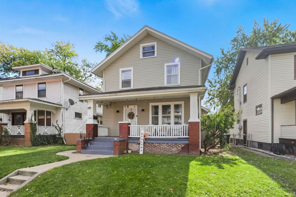 Photo of 326 Lexington Court, Fort Wayne, IN 46806 (MLS # 202542961)