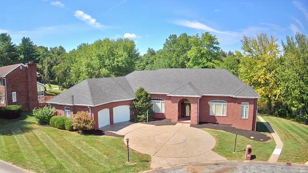 Photo of 5488 Lakeside Drive, Newburgh, IN 47630 (MLS # 202643190)