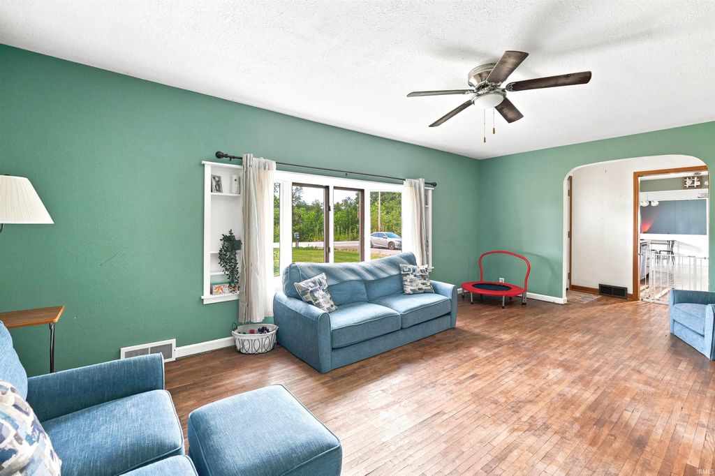 Photo of 15807 Winchester Road, Fort Wayne, IN 46819 (MLS # 202629563)
