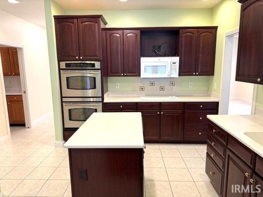 Photo of 2901 Betsy Court, Evansville, IN 47720 (MLS # 202607963)