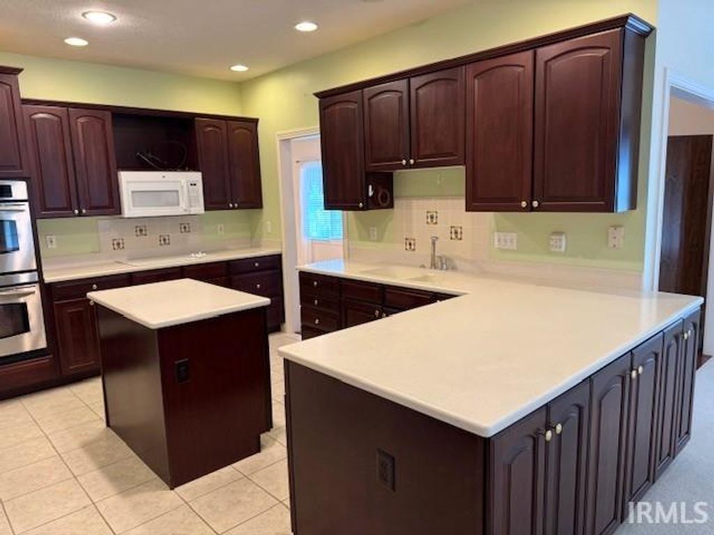 Photo of 2901 Betsy Court, Evansville, IN 47720 (MLS # 202607963)