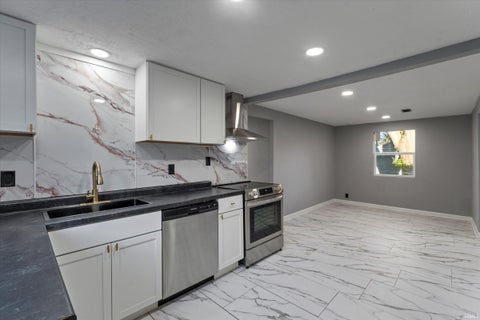 Tiny photo for 1715 Altgeld Street, South Bend, IN 46614 (MLS # 202642175)