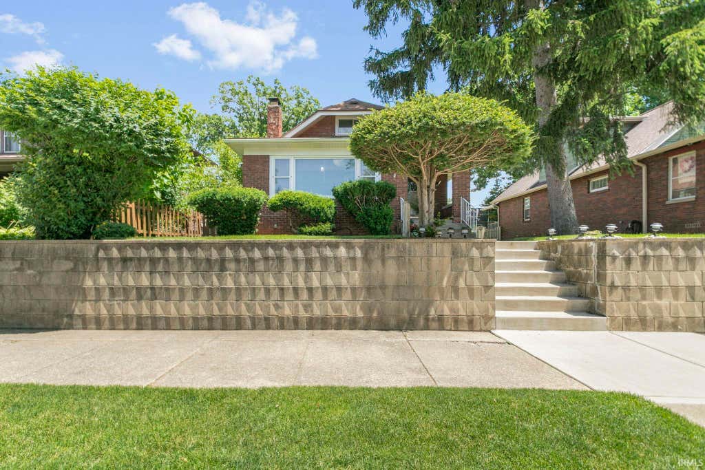 Photo of 830 S 24th Street, South Bend, IN 46615 (MLS # 202624515)