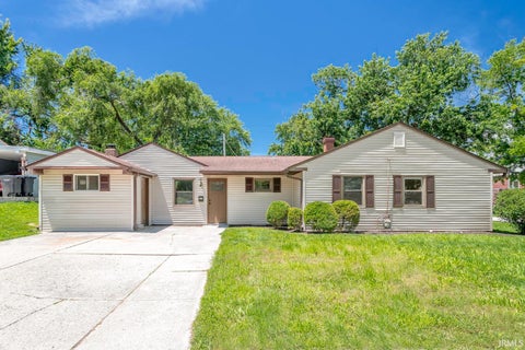 Photo of 3300 Longlois Drive, Lafayette, IN 47904 (MLS # 202625485)