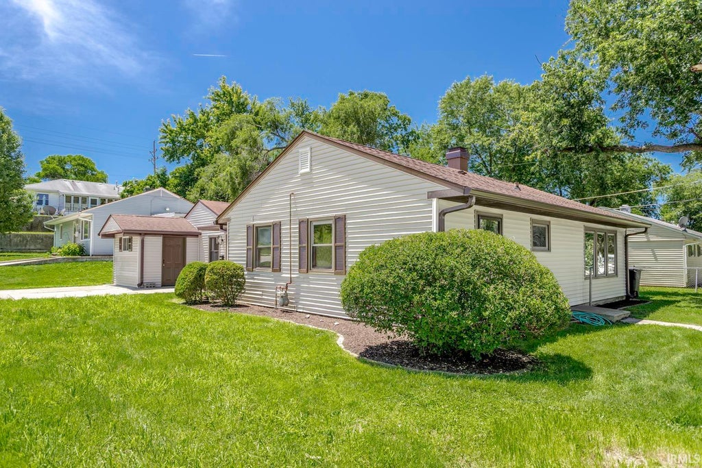 Photo of 3300 Longlois Drive, Lafayette, IN 47904 (MLS # 202625485)