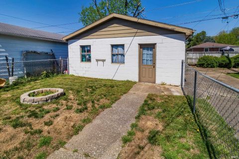 Tiny photo for 1140 Covert Avenue, Evansville, IN 47714 (MLS # 202612515)
