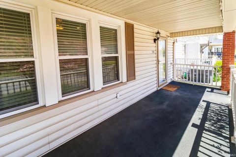 Tiny photo for 1140 Covert Avenue, Evansville, IN 47714 (MLS # 202612515)