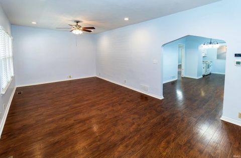 Tiny photo for 1140 Covert Avenue, Evansville, IN 47714 (MLS # 202612515)