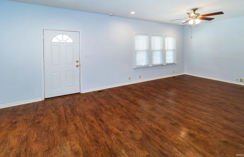 Tiny photo for 1140 Covert Avenue, Evansville, IN 47714 (MLS # 202612515)