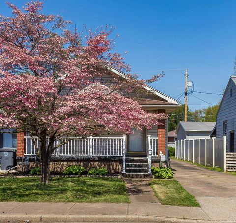 Tiny photo for 1140 Covert Avenue, Evansville, IN 47714 (MLS # 202612515)