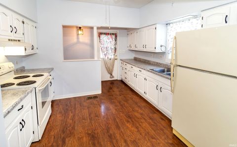 Tiny photo for 1140 Covert Avenue, Evansville, IN 47714 (MLS # 202612515)