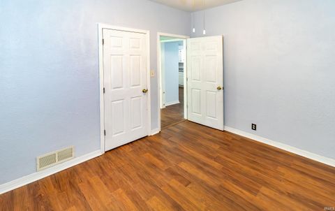 Tiny photo for 1140 Covert Avenue, Evansville, IN 47714 (MLS # 202612515)