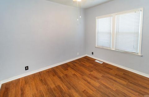 Tiny photo for 1140 Covert Avenue, Evansville, IN 47714 (MLS # 202612515)