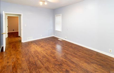 Tiny photo for 1140 Covert Avenue, Evansville, IN 47714 (MLS # 202612515)