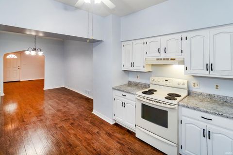 Tiny photo for 1140 Covert Avenue, Evansville, IN 47714 (MLS # 202612515)