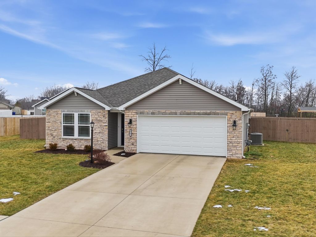 Photo of 4787 CARSON Court, Woodburn, IN 46797 (MLS # 202600834)